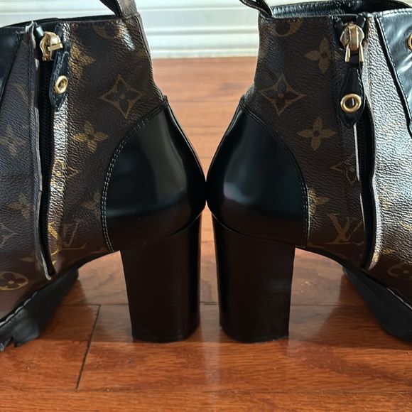 Louis Vuitton Monogram Canvas Star Trail Ankle Boots - Picture 12 of 15